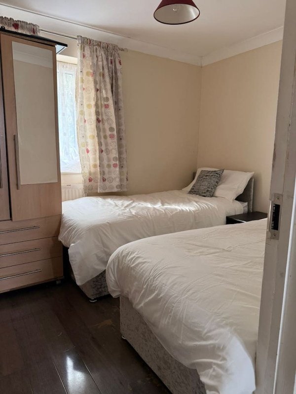 Tilbury Accommodation for 1 WeekMonth | Short Let Apartments Essex Book-Tilbury-accommodation-in-Essex.-Spacious-short-let-apartments-near-Tilbury-Port,-London-Gateway-and-Tilbury-Town-Station.-Book-Now
