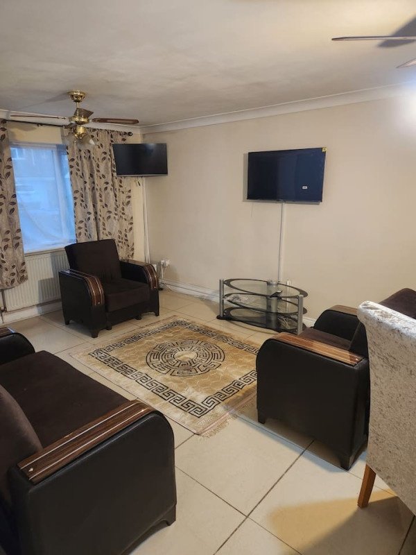 Tilbury Accommodation for 1 WeekMonth | Short Let Apartments Essex Book-Tilbury-accommodation-in-Essex.-Spacious-short-let-apartments-near-Tilbury-Port,-London-Gateway-and-Tilbury-Town-Station.-Book-Now