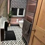 Book Corporate Accommodation Suffolk in Newmarket. This holiday home with parking is the ideal  short let apartment for contractors or families