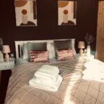 Book Corporate Accommodation Suffolk in Newmarket. This holiday home with parking is the ideal  short let apartment for contractors or families