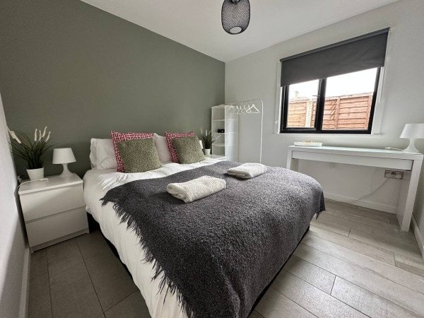 Short Let Apartments Cambridge | Corporate Accommodation Book-Short-Let-Apartments-Cambridge.-Ideal-for-corporate-accommodation-and-holiday-stays-near-Cambridge-Station-and-key-attractions.-Book-Now