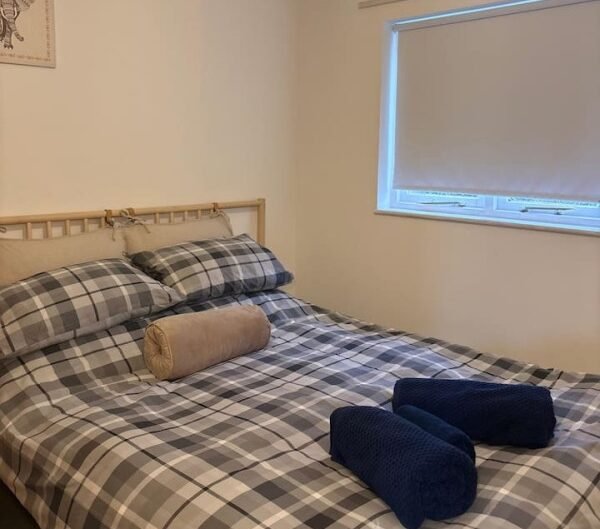 Book Northolt Accommodation West London with free parking, WiFi, and direct Central Line links to Wembley Stadium, & Central London.