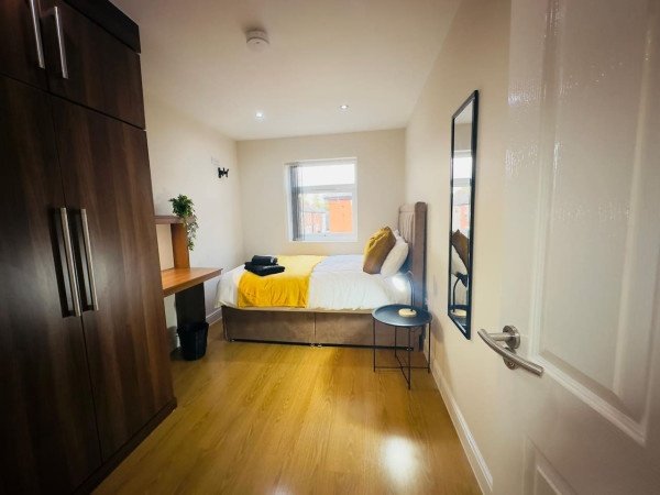 Holiday Apartments Lancashire | Preston Group Stay | Urban Stay Book-Holiday-Apartments-Lancashire-in-Preston.-Spacious-self-catering-accommodation-for-families,-&-business-stays-near-Preston-Station.
