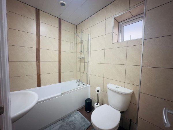 Holiday Apartments Lancashire | Preston Group Stay | Urban Stay Book-Holiday-Apartments-Lancashire-in-Preston.-Spacious-self-catering-accommodation-for-families,-&-business-stays-near-Preston-Station.