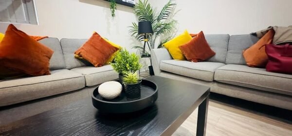 Book Holiday Apartments Lancashire in Preston. Spacious self-catering accommodation for families, & business stays near Preston Station.
