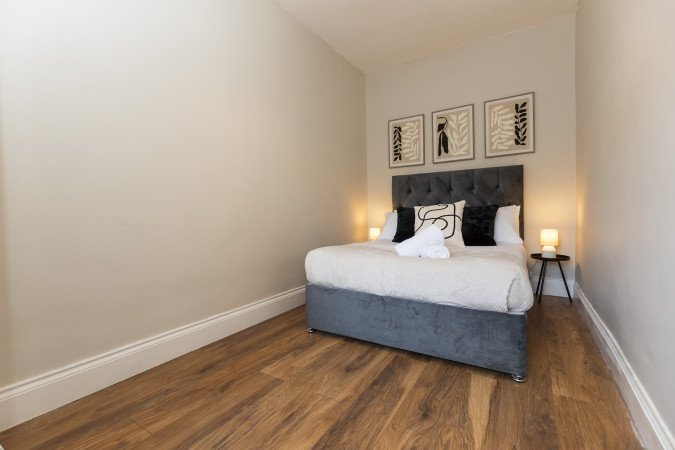 Accommodation in Gateshead | Short Let Apartments Newcastle Book-accommodation-in-Gateshead-near-Newcastle.-Ideal-for-short-let-apartments,-contractor-stays,-&-self-catering-with-great-transport-links.