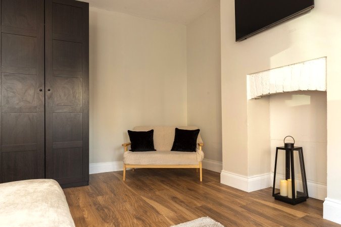 Accommodation in Gateshead | Short Let Apartments Newcastle Book-accommodation-in-Gateshead-near-Newcastle.-Ideal-for-short-let-apartments,-contractor-stays,-&-self-catering-with-great-transport-links.