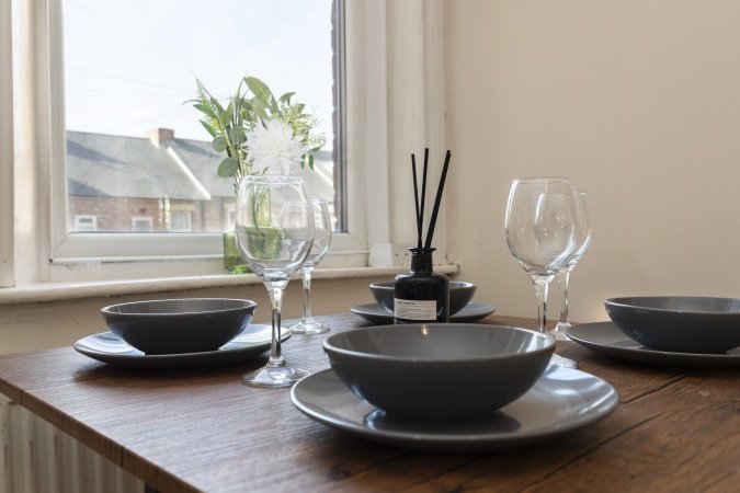 Accommodation in Gateshead | Short Let Apartments Newcastle Book-accommodation-in-Gateshead-near-Newcastle.-Ideal-for-short-let-apartments,-contractor-stays,-&-self-catering-with-great-transport-links.