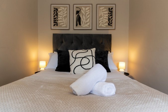 Accommodation in Gateshead | Short Let Apartments Newcastle Book-accommodation-in-Gateshead-near-Newcastle.-Ideal-for-short-let-apartments,-contractor-stays,-&-self-catering-with-great-transport-links.