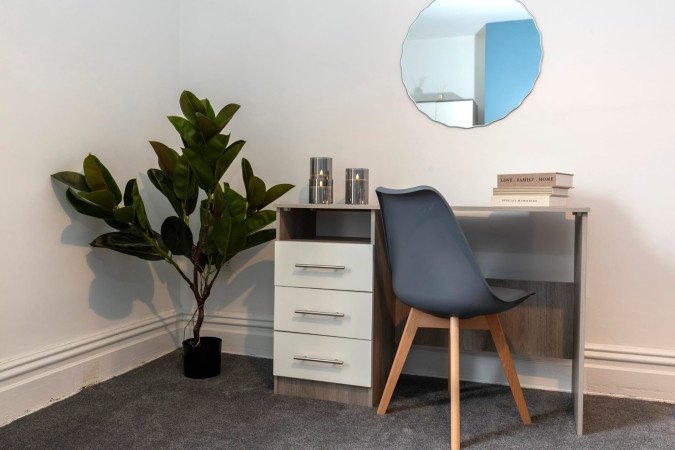 Jarrow Accommodation Tyne and Wear – Holiday Apartments Book-Jarrow-accommodation-in-Tyne-and-Wear-for-family,-contractor,-and-business-stays.-Furnished-self-catering-apartments-near-the-beach