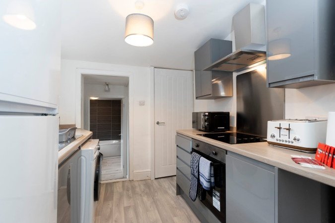 Jarrow Accommodation Tyne and Wear – Holiday Apartments Book-Jarrow-accommodation-in-Tyne-and-Wear-for-family,-contractor,-and-business-stays.-Furnished-self-catering-apartments-near-the-beach