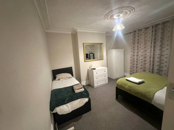 Gateshead Accommodation | Holiday Apartment Rentals Book-Gateshead-Accommodation-for-family,-contractor,-and-business-stays.-The-best-self-catering-holiday-apartment-rentals