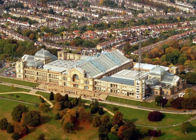 Enfield Accommodation | Holiday Apartments North London Book-Enfield-Accommodation-in-North-London.-Ideal-for-short-stays,-business-travel,-family-trips,-and-extended-self-catering-accommodation.