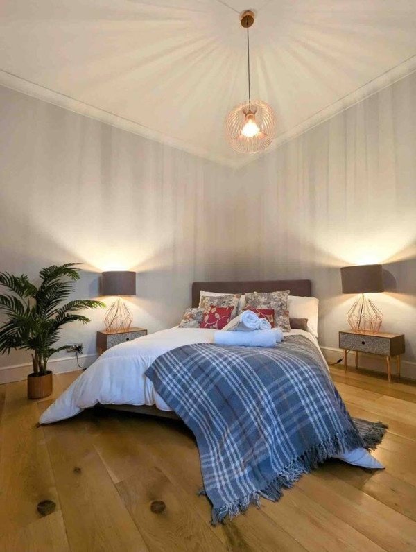Enfield Accommodation | Holiday Apartments North London Book-Enfield-Accommodation-in-North-London.-Ideal-for-short-stays,-business-travel,-family-trips,-and-extended-self-catering-accommodation.