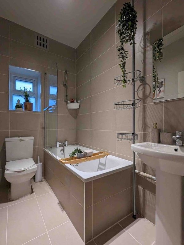 Enfield Accommodation | Holiday Apartments North London Book-Enfield-Accommodation-in-North-London.-Ideal-for-short-stays,-business-travel,-family-trips,-and-extended-self-catering-accommodation.