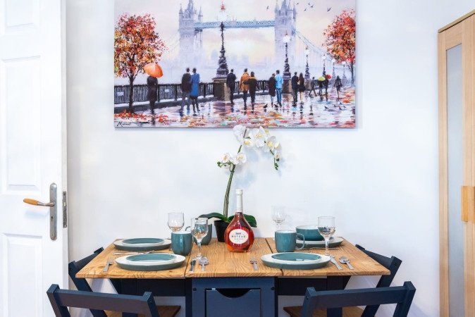 Holiday Apartments Fulham | West London Accommodation Book-Holiday-Apartments-Fulham-for-business-and-leisure-stays.-Spacious-West-London-accommodation-near-transport,-parks,-and-attractions.
