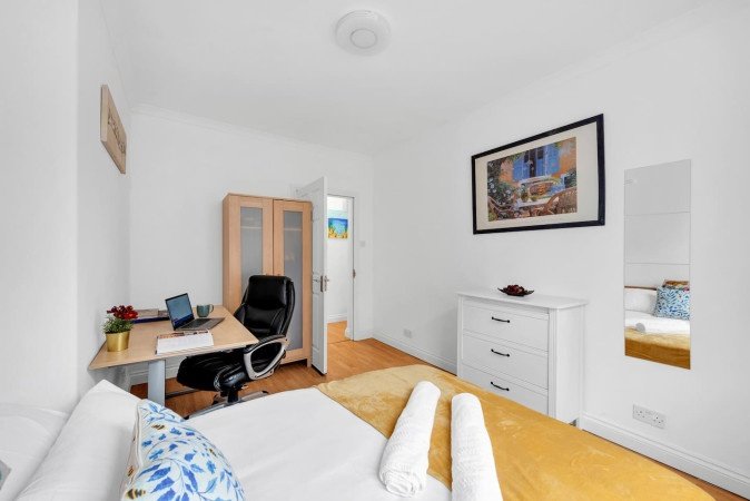 Holiday Apartments Fulham | West London Accommodation Book-Holiday-Apartments-Fulham-for-business-and-leisure-stays.-Spacious-West-London-accommodation-near-transport,-parks,-and-attractions.