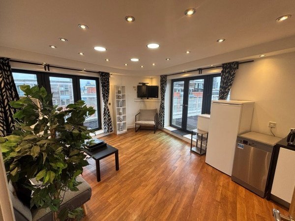 Luxury Apartments Birmingham | Penthouse City Stays Urban Stay Book-Luxury-Apartments-Birmingham-near-the-city-centre.-Ideal-for-business-stays,-contractor-trips,-and-extended-accommodation.