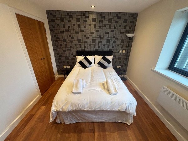 Luxury Apartments Birmingham | Penthouse City Stays Urban Stay Book-Luxury-Apartments-Birmingham-near-the-city-centre.-Ideal-for-business-stays,-contractor-trips,-and-extended-accommodation.