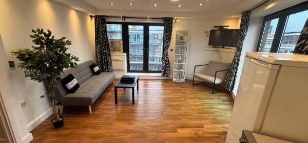 Book Luxury Apartments Birmingham near the city centre. Ideal for business stays, contractor trips, and extended accommodation.