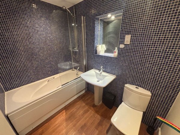 Luxury Apartments Birmingham | Penthouse City Stays Urban Stay Book-Luxury-Apartments-Birmingham-near-the-city-centre.-Ideal-for-business-stays,-contractor-trips,-and-extended-accommodation.