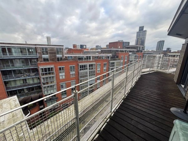 Luxury Apartments Birmingham | Penthouse City Stays Urban Stay Book-Luxury-Apartments-Birmingham-near-the-city-centre.-Ideal-for-business-stays,-contractor-trips,-and-extended-accommodation.