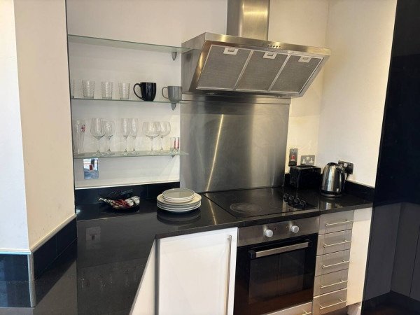 Luxury Apartments Birmingham | Penthouse City Stays Urban Stay Book-Luxury-Apartments-Birmingham-near-the-city-centre.-Ideal-for-business-stays,-contractor-trips,-and-extended-accommodation.