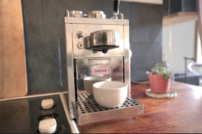 East London Accommodation | Corporate City Apartments 1 Week Book-East-London-Accommodation-for-business-or-leisure-stays.-Corporate-serviced-apartment-with-terrace,-WiFi,-&-fast-London-transport-links.