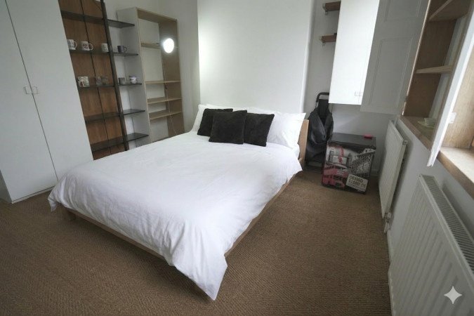 Book East London Accommodation for business or leisure stays. Corporate serviced apartment with terrace, WiFi, & fast London transport links.