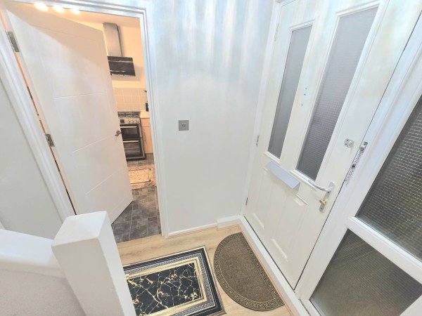 Short Let Apartments Hornchurch – Holiday Accommodation Essex Book-Short-Let-Apartments-Hornchurch-with-free-parking.-Our-self-catering-accommodation-in-Essex-has-direct-transport-links-to-London-&-Canary-Wharf.