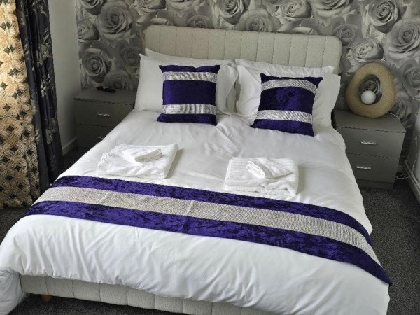 Short Let Apartments Hornchurch – Holiday Accommodation Essex Book-Short-Let-Apartments-Hornchurch-with-free-parking.-Our-self-catering-accommodation-in-Essex-has-direct-transport-links-to-London-&-Canary-Wharf.
