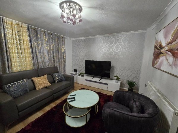 Short Let Apartments Hornchurch – Holiday Accommodation Essex Book-Short-Let-Apartments-Hornchurch-with-free-parking.-Our-self-catering-accommodation-in-Essex-has-direct-transport-links-to-London-&-Canary-Wharf.