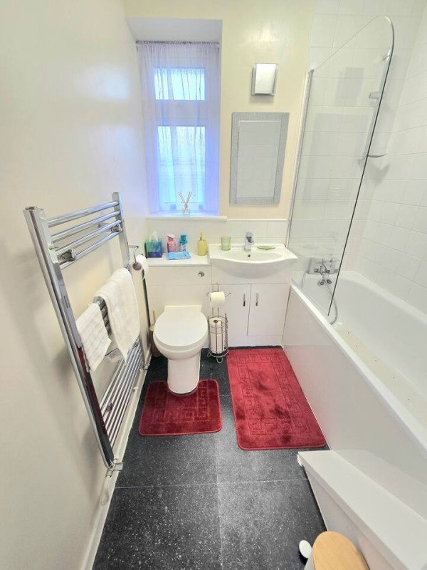 Short Let Apartments Hornchurch – Holiday Accommodation Essex Book-Short-Let-Apartments-Hornchurch-with-free-parking.-Our-self-catering-accommodation-in-Essex-has-direct-transport-links-to-London-&-Canary-Wharf.