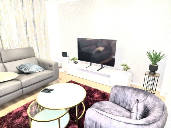 Short Let Apartments Hornchurch – Holiday Accommodation Essex Book-Short-Let-Apartments-Hornchurch-with-free-parking.-Our-self-catering-accommodation-in-Essex-has-direct-transport-links-to-London-&-Canary-Wharf.