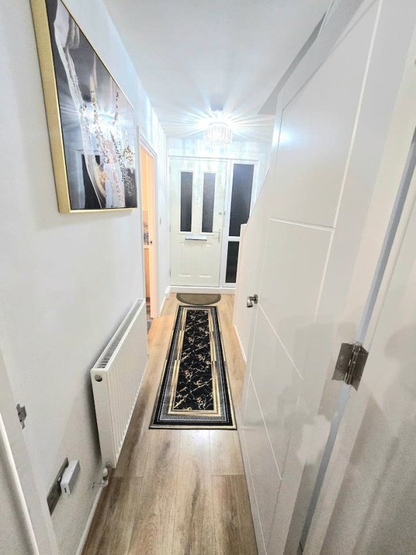 Short Let Apartments Hornchurch – Holiday Accommodation Essex Book-Short-Let-Apartments-Hornchurch-with-free-parking.-Our-self-catering-accommodation-in-Essex-has-direct-transport-links-to-London-&-Canary-Wharf.