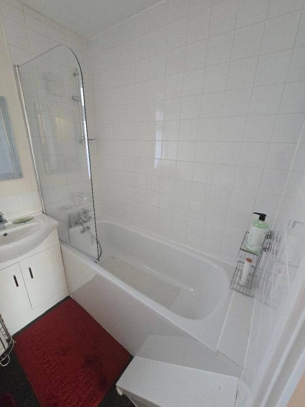 Short Let Apartments Hornchurch – Holiday Accommodation Essex Book-Short-Let-Apartments-Hornchurch-with-free-parking.-Our-self-catering-accommodation-in-Essex-has-direct-transport-links-to-London-&-Canary-Wharf.