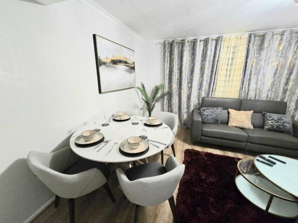 Short Let Apartments Hornchurch – Holiday Accommodation Essex Book-Short-Let-Apartments-Hornchurch-with-free-parking.-Our-self-catering-accommodation-in-Essex-has-direct-transport-links-to-London-&-Canary-Wharf.
