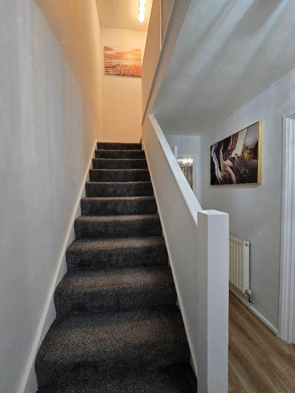 Short Let Apartments Hornchurch – Holiday Accommodation Essex Book-Short-Let-Apartments-Hornchurch-with-free-parking.-Our-self-catering-accommodation-in-Essex-has-direct-transport-links-to-London-&-Canary-Wharf.