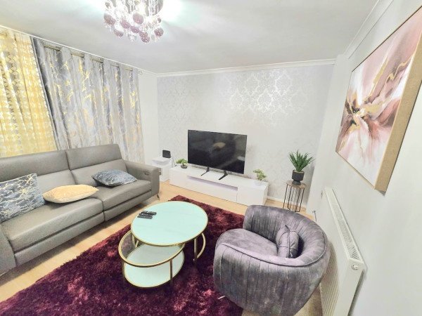 Short Let Apartments Hornchurch – Holiday Accommodation Essex Book-Short-Let-Apartments-Hornchurch-with-free-parking.-Our-self-catering-accommodation-in-Essex-has-direct-transport-links-to-London-&-Canary-Wharf.