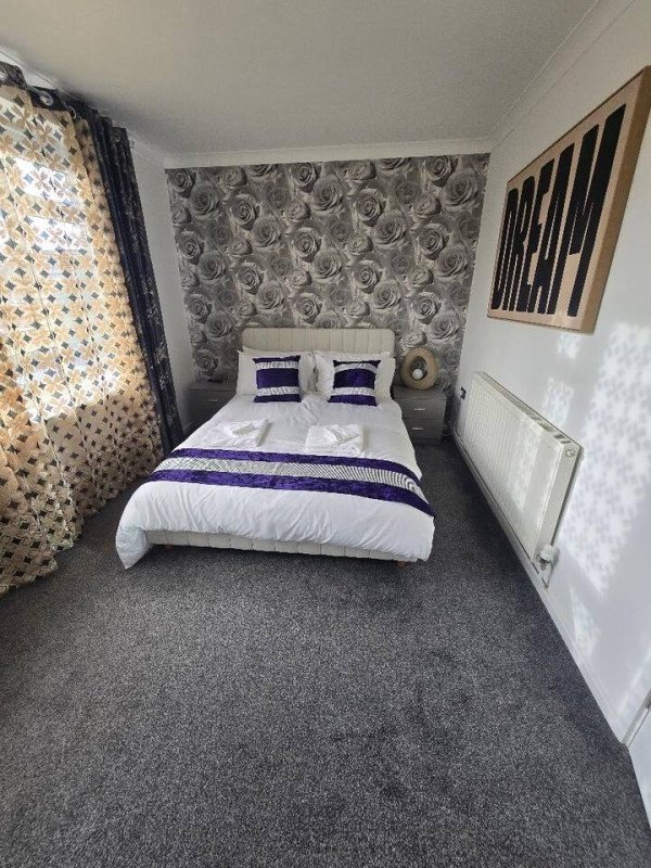 Short Let Apartments Hornchurch – Holiday Accommodation Essex Book-Short-Let-Apartments-Hornchurch-with-free-parking.-Our-self-catering-accommodation-in-Essex-has-direct-transport-links-to-London-&-Canary-Wharf.