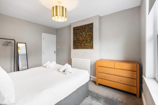 Holiday Apartments Horsham |Accommodation near Gatwick Airport Book-Holiday-Apartments-Horsham-for-short-lets-and-business-trips.-Our-Self-Catering-Accommodation-near-Gatwick-Airport-is-cheaper-than-Hotels