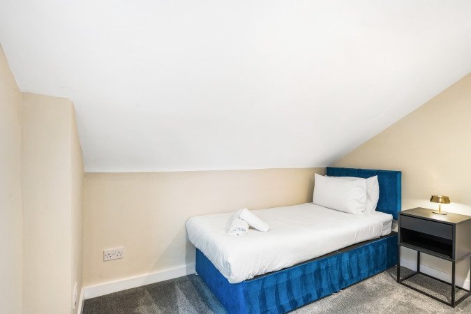 Holiday Apartments Horsham |Accommodation near Gatwick Airport Book-Holiday-Apartments-Horsham-for-short-lets-and-business-trips.-Our-Self-Catering-Accommodation-near-Gatwick-Airport-is-cheaper-than-Hotels