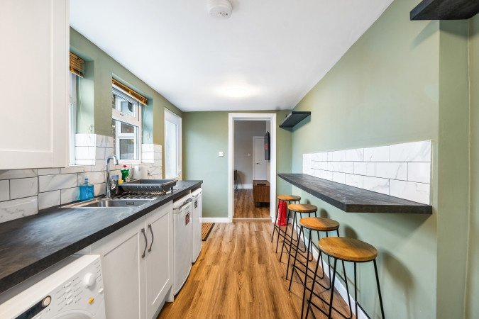 Holiday Apartments Horsham |Accommodation near Gatwick Airport Book-Holiday-Apartments-Horsham-for-short-lets-and-business-trips.-Our-Self-Catering-Accommodation-near-Gatwick-Airport-is-cheaper-than-Hotels