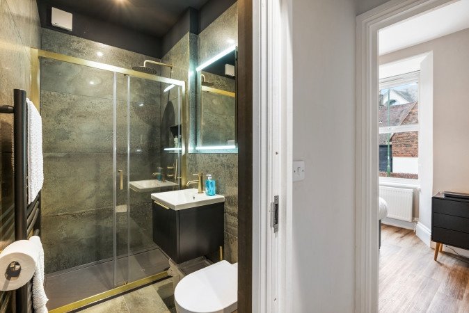Holiday Apartments Horsham |Accommodation near Gatwick Airport Book-Holiday-Apartments-Horsham-for-short-lets-and-business-trips.-Our-Self-Catering-Accommodation-near-Gatwick-Airport-is-cheaper-than-Hotels