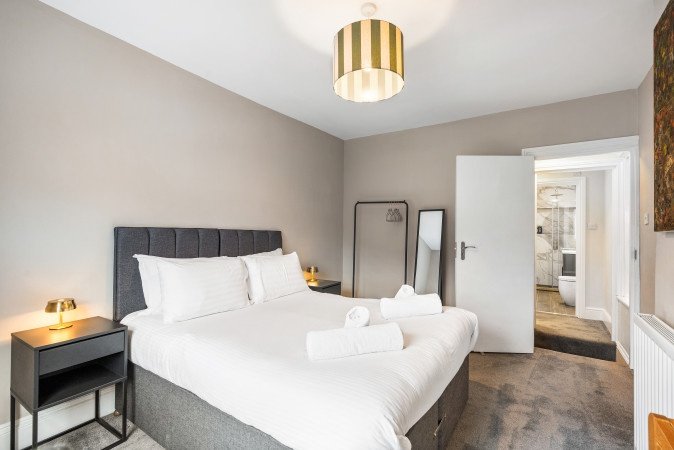 Holiday Apartments Horsham |Accommodation near Gatwick Airport Book-Holiday-Apartments-Horsham-for-short-lets-and-business-trips.-Our-Self-Catering-Accommodation-near-Gatwick-Airport-is-cheaper-than-Hotels