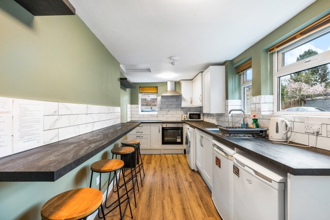 Holiday Apartments Horsham |Accommodation near Gatwick Airport Book-Holiday-Apartments-Horsham-for-short-lets-and-business-trips.-Our-Self-Catering-Accommodation-near-Gatwick-Airport-is-cheaper-than-Hotels