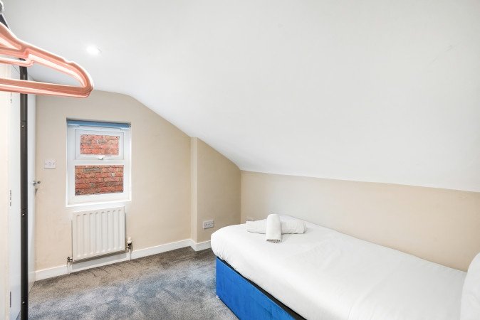 Holiday Apartments Horsham |Accommodation near Gatwick Airport Book-Holiday-Apartments-Horsham-for-short-lets-and-business-trips.-Our-Self-Catering-Accommodation-near-Gatwick-Airport-is-cheaper-than-Hotels