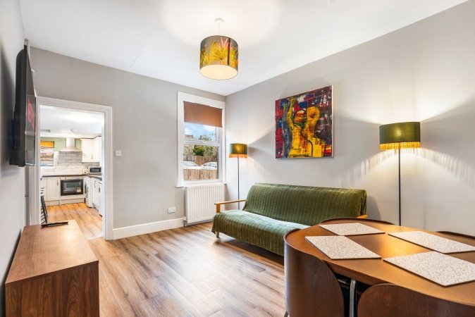Holiday Apartments Horsham |Accommodation near Gatwick Airport Book-Holiday-Apartments-Horsham-for-short-lets-and-business-trips.-Our-Self-Catering-Accommodation-near-Gatwick-Airport-is-cheaper-than-Hotels
