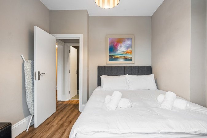 Holiday Apartments Horsham |Accommodation near Gatwick Airport Book-Holiday-Apartments-Horsham-for-short-lets-and-business-trips.-Our-Self-Catering-Accommodation-near-Gatwick-Airport-is-cheaper-than-Hotels