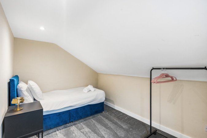 Holiday Apartments Horsham |Accommodation near Gatwick Airport Book-Holiday-Apartments-Horsham-for-short-lets-and-business-trips.-Our-Self-Catering-Accommodation-near-Gatwick-Airport-is-cheaper-than-Hotels